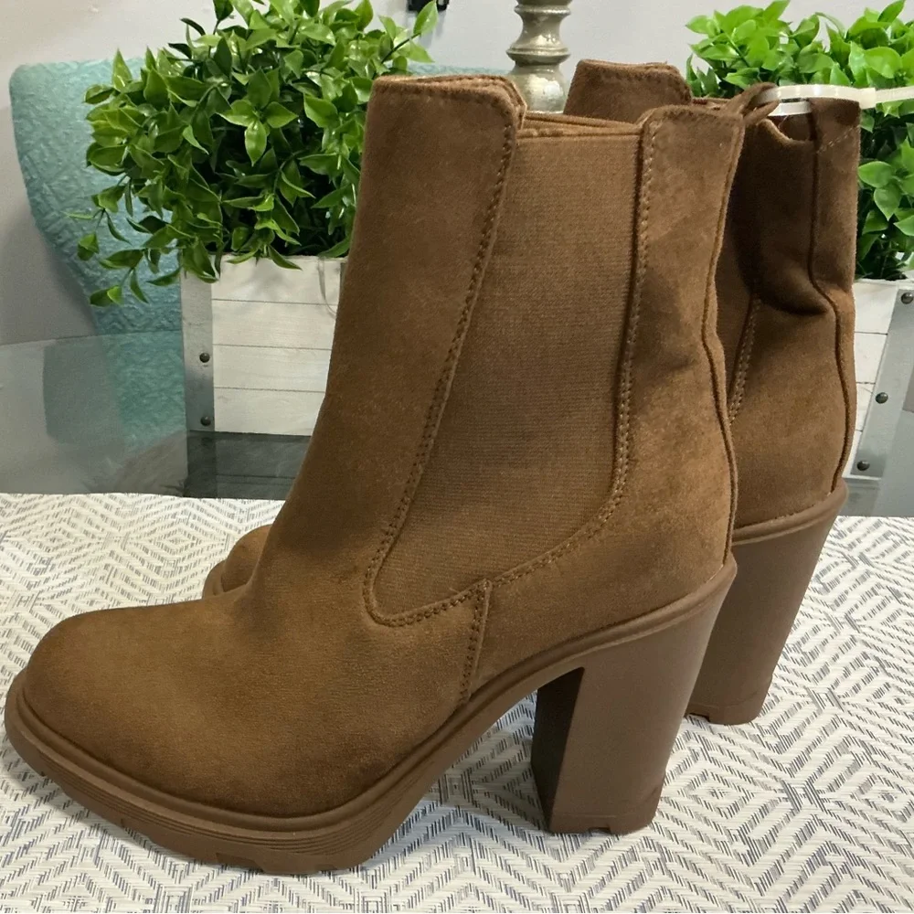 Brown Suede Ankle Boots - Picture 3 of 5